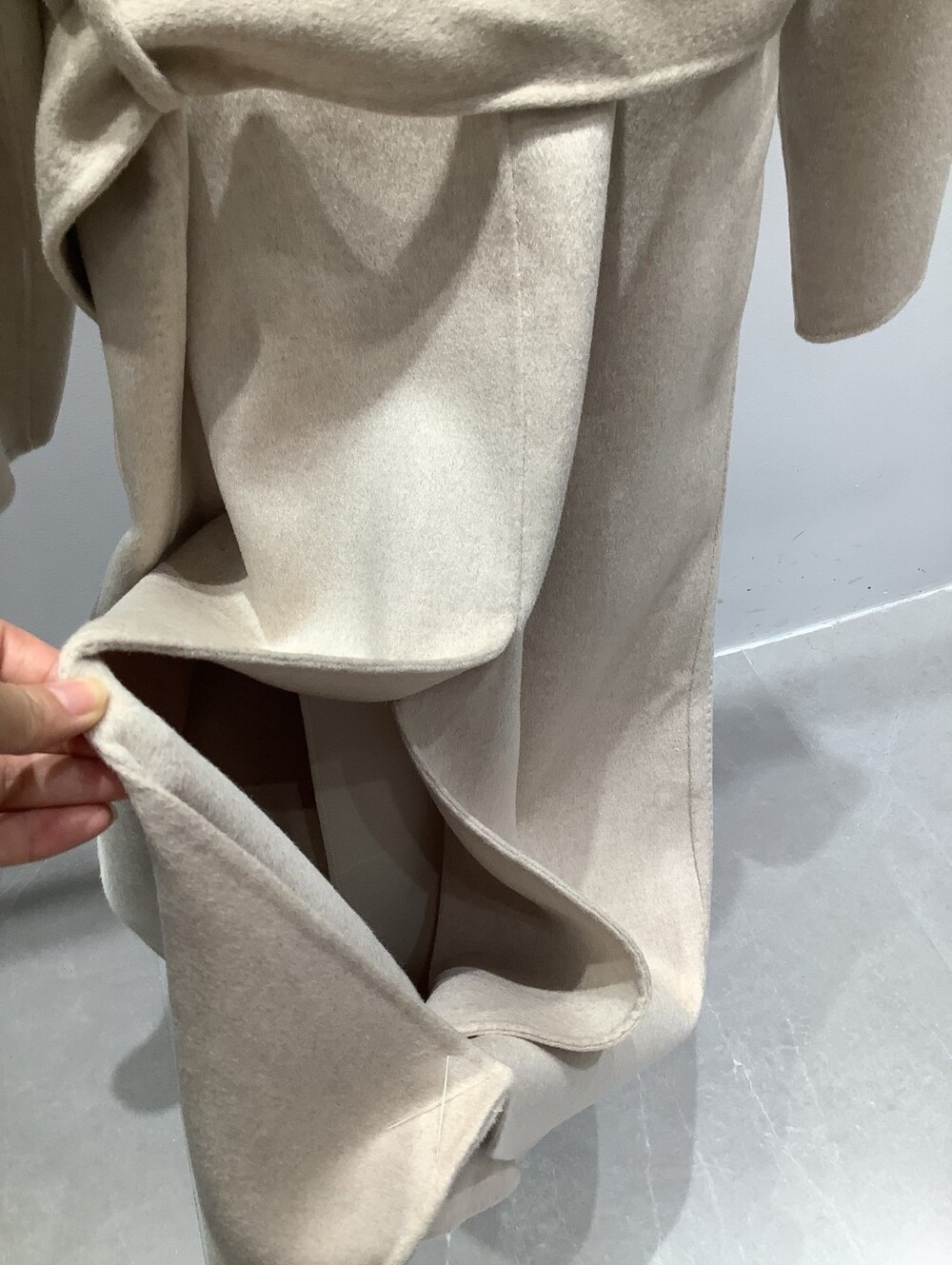 REISS Marcela two tone blindseam coat - Picture 13 of 13